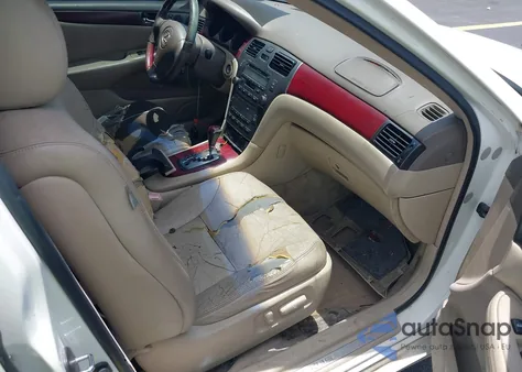 2004 Lexus Es 330 z USA, uszkodzony, nr VIN JTHBA30GX45038511